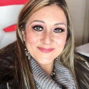 Meet your Posher, Leticia